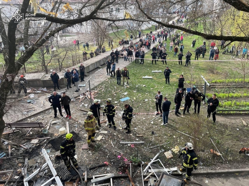 Потужний вибух пролунав у п'ятиповерхівці у Білій Церкві під Києвом: є жертви (фото, відео)