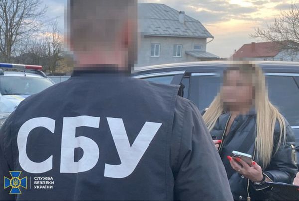 Причетні голова ВЛК та депутат: правоохоронці заблокували ще 4 схеми виїзду ухилянтів за кордон