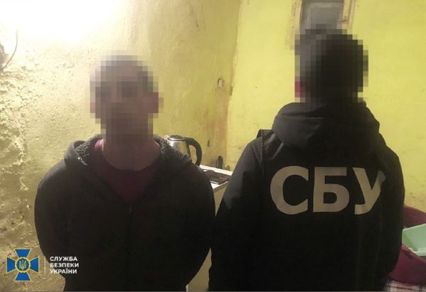 Причетні голова ВЛК та депутат: правоохоронці заблокували ще 4 схеми виїзду ухилянтів за кордон