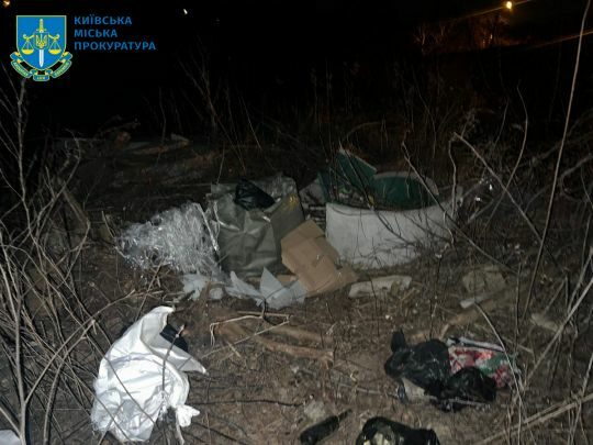 У&nbsp;прокуратурі розкрили &laquo;таємницю&raquo; появи десятків урн із&nbsp;прахом на&nbsp;одній із&nbsp;вулиць Києва (фото)