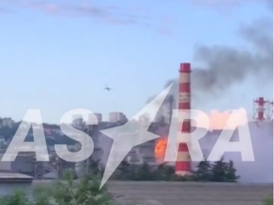 Десятки дронів атакували вночі порт та нафтобазу в Новоросійську та НПЗ у Туапсе (відео)