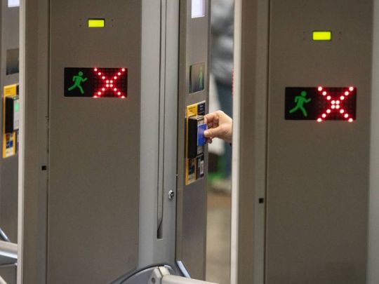 Перестали працювати турнікети: в метро Києва стався великий збій