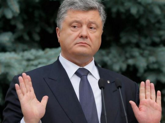 Порошенко, пропонуючи не платити «ухилянтам» за кордоном, має почати з власних синів-утікачів в Лондоні, — блогер