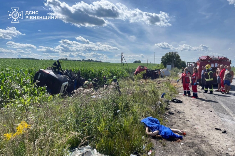У страшній ДТП на Рівненщині загинули 14 людей (фото 18+)