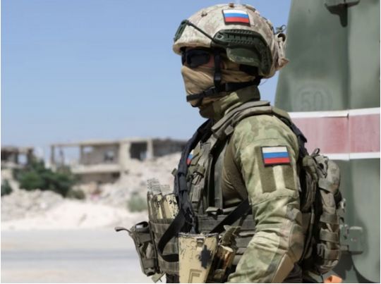 Вийшли з міста Хама та тікають з Дамаска: в ГУР розповіли, що роблять війська путіна в Сирії