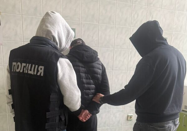 Выезд из Украины за взятку: общественного деятеля из Одессы подозревают в "помощи" военнообязанным Выезд из Украины за взятку: общественного деятеля из Одессы подозревают в "помощи" военнообязанным