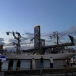Мексиканское учебное судно столкнулось с Бруклинским мостом