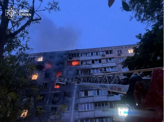 «Посилення тиску на росію та зміцнення санкцій можуть дати дорогу дипломатії» — реакція Зеленського на ворожу атаку на Україну