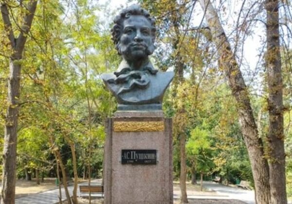 В Одесской области демонтируют памятник Пушкину: что с ним будет дальше В Одесской области демонтируют памятник Пушкину: что с ним будет дальше