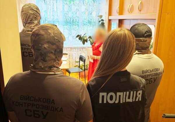 4,5 тысячи долларов за лучшее жилье: в Одесской области заведующая общежитиями требовала взятку у военного