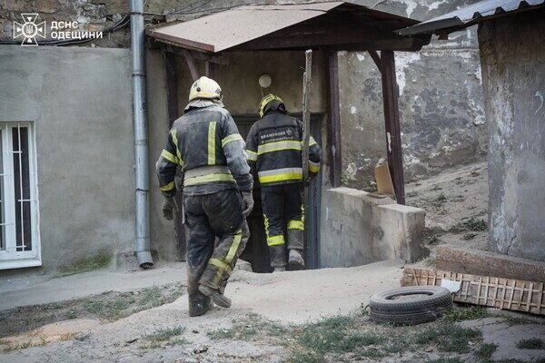 В Одессе обрушился жилой дом: в квартирах заблокировало людей