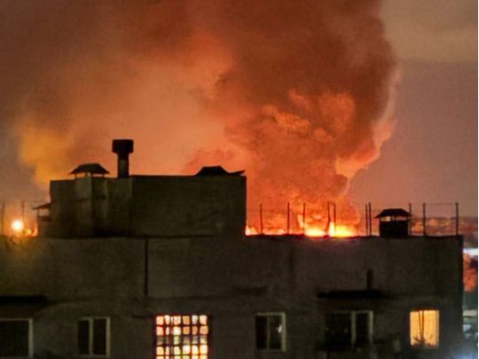 Невідомі дрони атакували російське місто Сизрань: у&nbsp;районі НПЗ почалася пожежа
