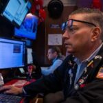 Трамп увольняет главу статистики на фоне обвала рынков из-за тарифов