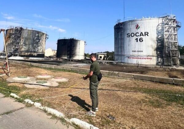 Удар по нефтебазе SOCAR в Одесской области: экологи подсчитали убытки Удар по нефтебазе SOCAR в Одесской области: экологи подсчитали убытки