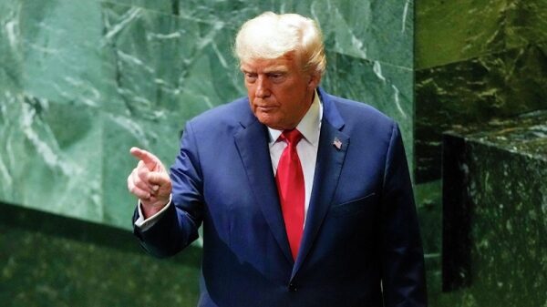 Трамп готовит новые тарифы: под ударом лекарства, грузовики и мебель Трамп готовит новые тарифы: под ударом лекарства, грузовики и мебель