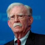 Джону Болтону, бывшему советнику Трампа, предъявлены обвинения