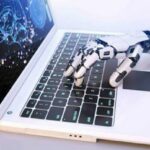 У дослідженні Microsoft названо професії, найбільше схильні до заміни ШІ: про кого йдеться