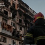Ніч під завалами: Київ оговтується після нічної атаки рф — рятувальники витягли з-під руїн 68 людей
