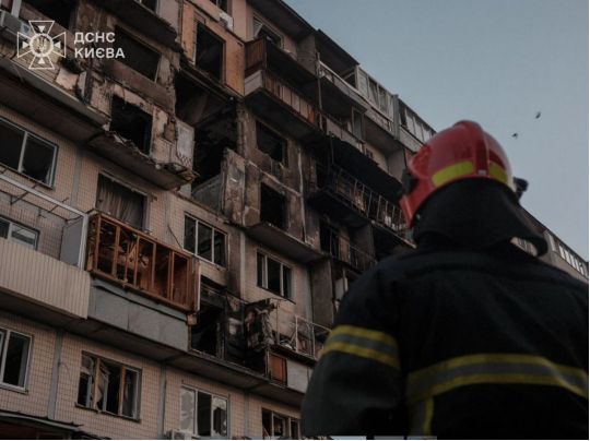Ніч під завалами: Київ оговтується після нічної атаки рф&nbsp;&mdash; рятувальники витягли з-під руїн 68 людей