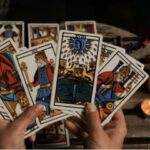 Левам — «Паж Жезлів» та нові можливості, Ракам — «Двійка Кубків» та взаємність у коханні: таро-прогноз на 2 грудня