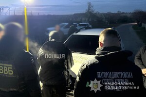 Неудачный подкуп: в Одесской области переправщик предлагал взятку пограничнику Неудачный подкуп: в Одесской области переправщик предлагал взятку пограничнику