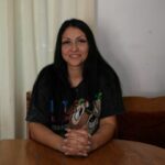 «Якось вантажники не змогли доїхати до роботи і довелося самій перевертати баки, кожний по 120 кубів»: єдина в Україні водійка сміттєвозу