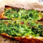 Часниковий багет із зеленню: смачно так, що не відірватися