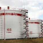 Мир в обмін на активи? Чому Білий дім уповільнив продаж російського «Лукойлу»