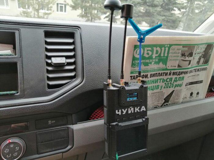 Між мінами, КАБами й&nbsp;з&nbsp;детекторами дронів: як&nbsp;троє журналістів місцевої газети щодня ризикують життям у&nbsp;прифронтовому Ізюмі