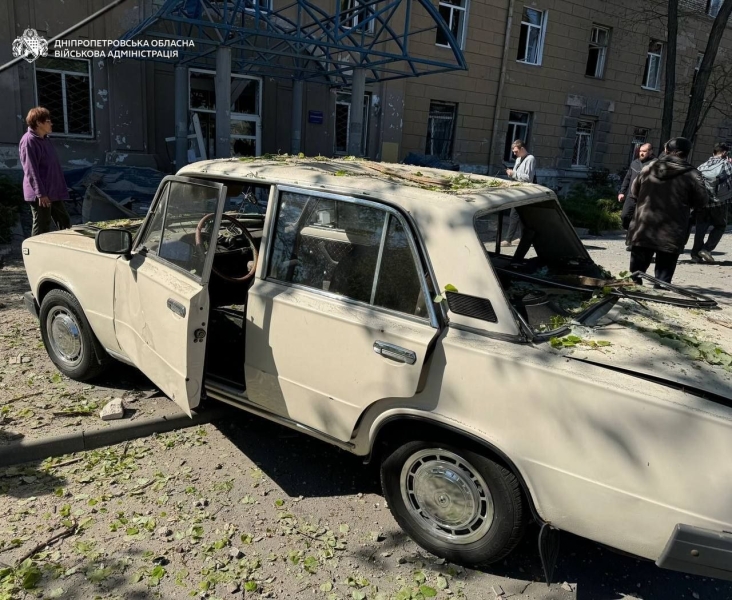 У&nbsp;Дніпрі ракета росіян влучила в&nbsp;гуртожитку, а&nbsp;у&nbsp;Кривому Розі дрон влетів у&nbsp;багатоповерхівку (фото, відео)