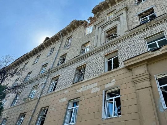У&nbsp;Дніпрі ракета росіян влучила в&nbsp;гуртожитку, а&nbsp;у&nbsp;Кривому Розі дрон влетів у&nbsp;багатоповерхівку (фото, відео)