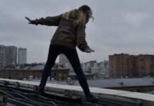 Прыгнула с крыши дома: в Одессе погибла 11-летняя девочка