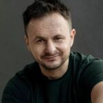Зірку «Спіймати Кайдаша» помітили за кермом таксі